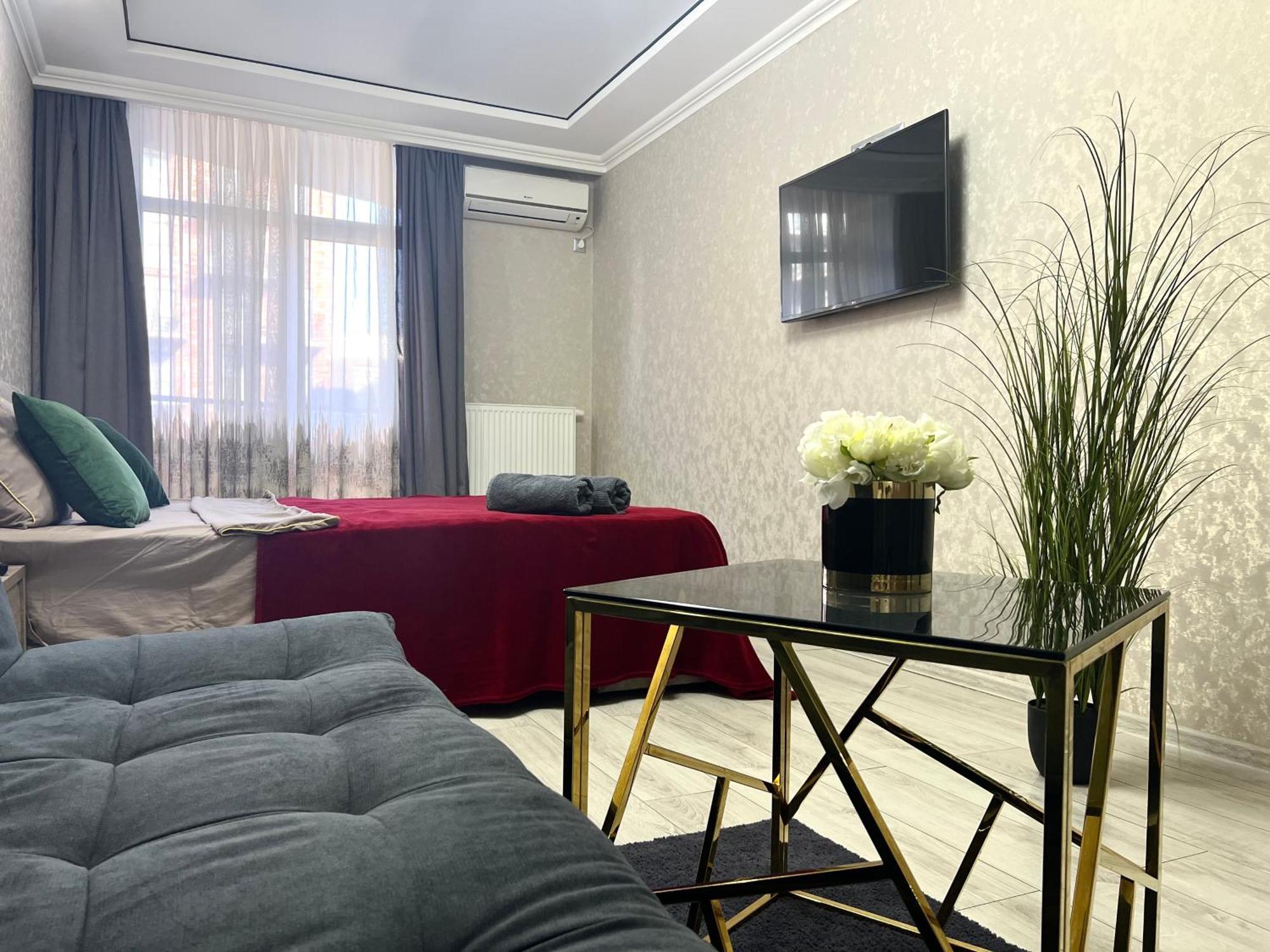 Apartments Vip Avalon Lviv Exterior photo